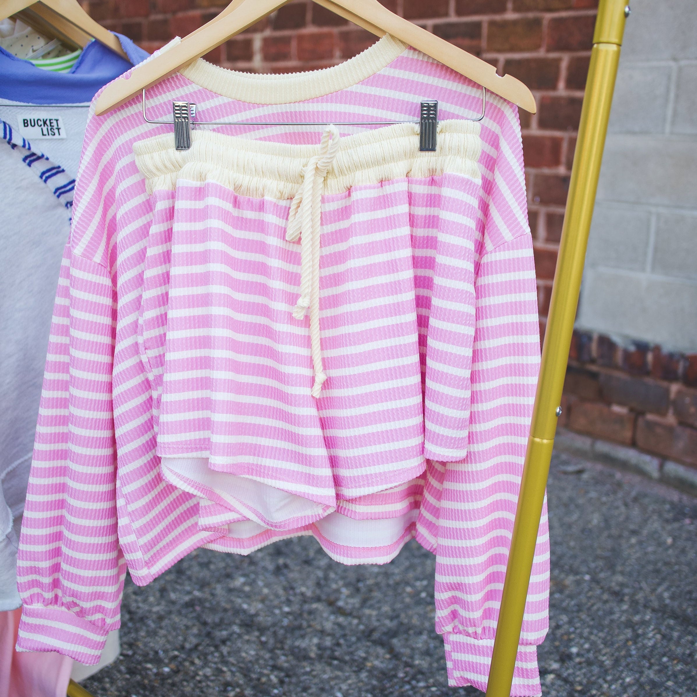 Pink lemonade bottoms