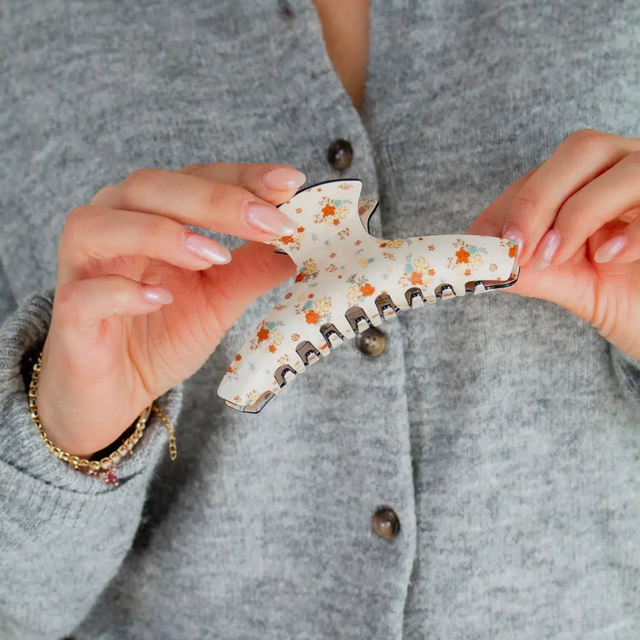 Floral claw clip